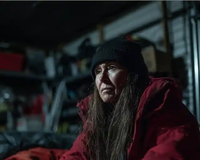 I Showed up at My Parents' for Christmas Only to Find Out My Older Sister Had Kicked Them Out and Made Them Live in Their Own Garage – It Was Her Biggest Mistake