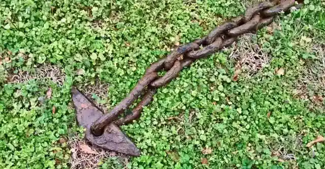 Mysterious Chain