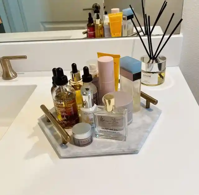 Smart Strategies for Organizing Anyone's Bathroom