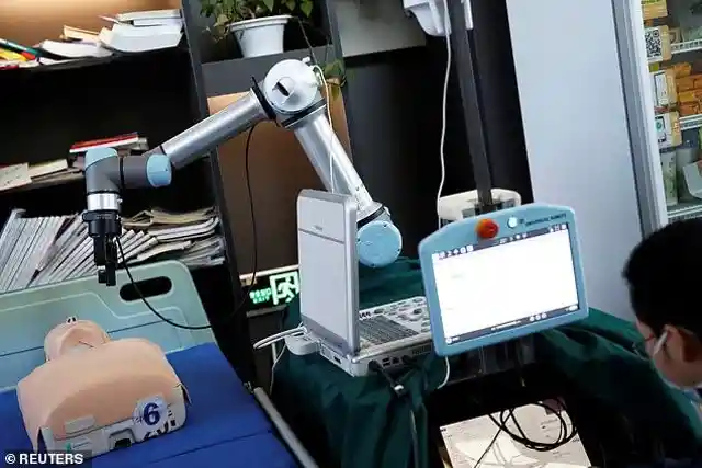 Chinese Robots Could Play Role In Saving Medical Lives Amid COVID-19 Outbreak