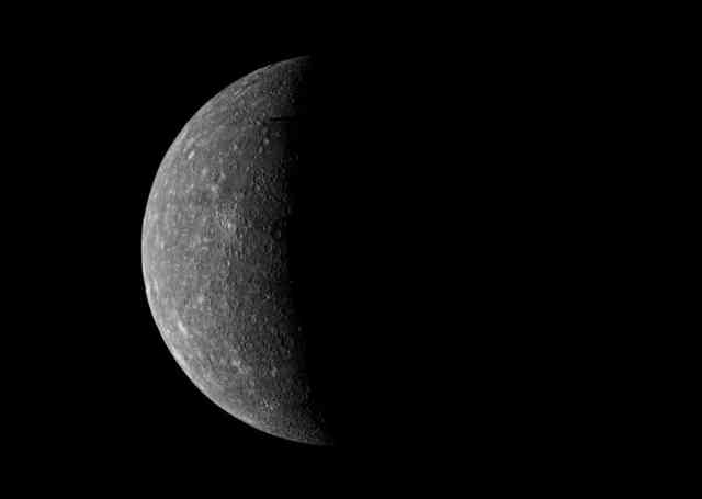 Research Suggests That Mercury Is Possibly Storing Diamonds on Its Surface
