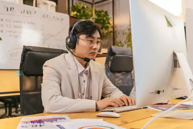 2. Voice
Cloning Swindles ARUP for $25 Million (2024)