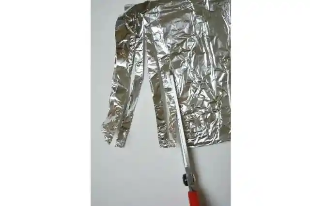 Foil as a Blade Sharpener