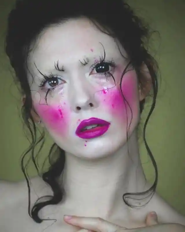 Makeup Disasters: 40 Funny Makeup Fails Found on Social Media