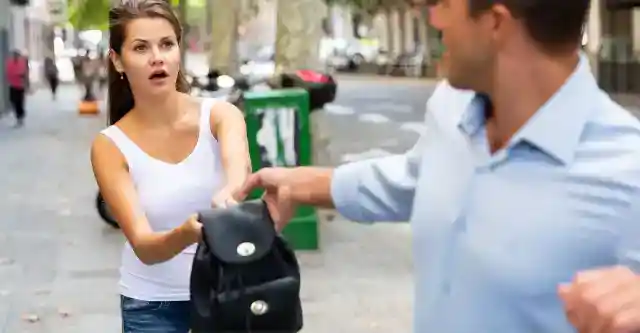 The Robbers Close In