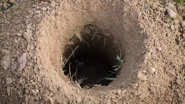  Inside Of The Hole