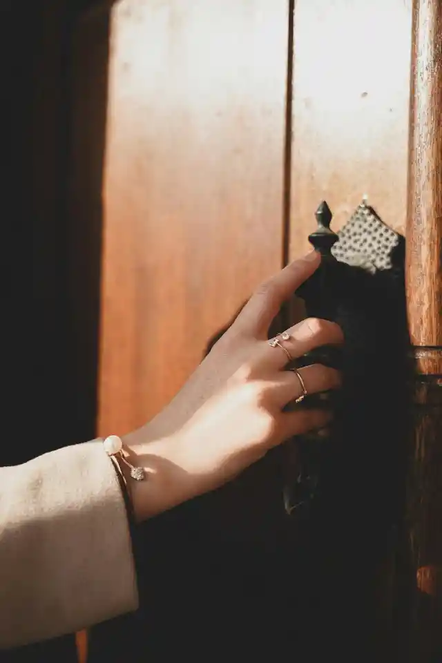 My Husband Kicked Me Out After I Came Home from Chemo and Found Him Kissing His Mistress – 24 Hours Later, He Was on His Knees Begging Me to Come Back