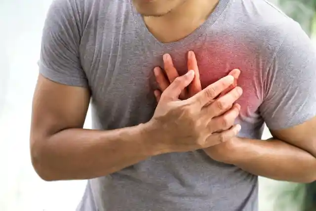 30 Heart Attack Signs You Might Be Ignoring