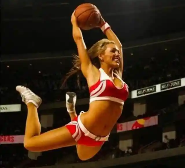 40 Epic Cheerleader Moments Captured On Cam