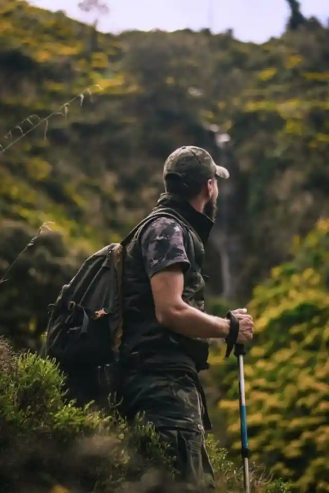 Oregon Trail Hiker Hears Baby Cry, Has No Idea What That Sound Really Means