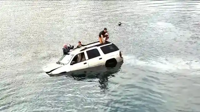 How To Escape From A Sinking Car