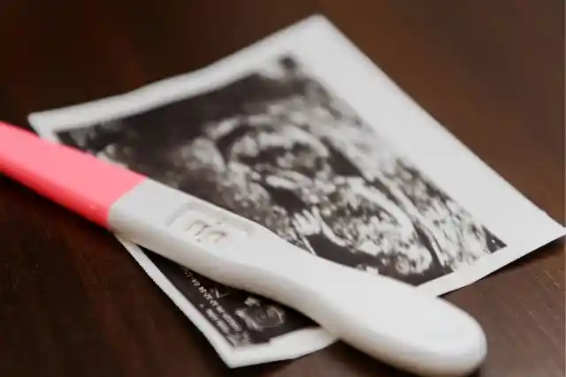 Wife Livestreams Pregnancy Announcement, Unaware of Her Husband's Infertility