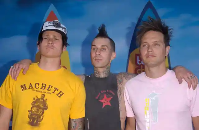Completa "All The Small Things" de Blink-182: