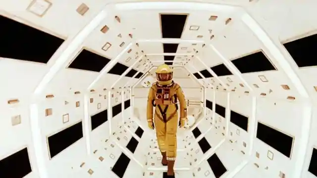 ¿Cuál es el título de la película de Kubrick ambientada principalmente en el espacio?