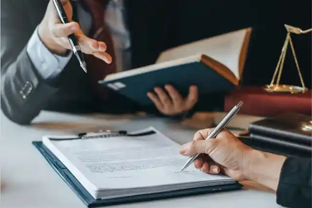 Rechtsstreitigkeiten