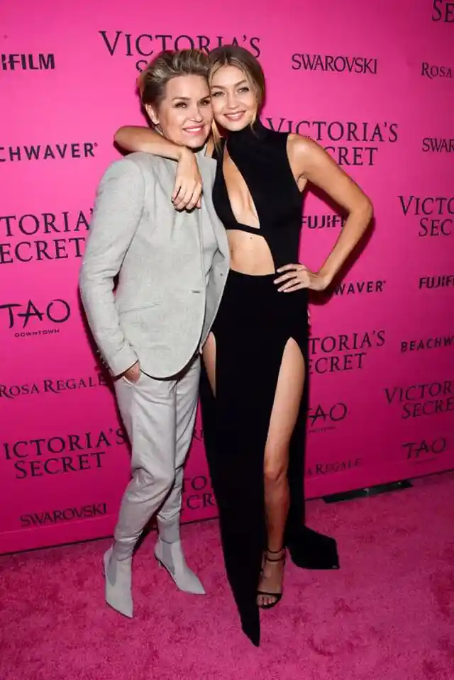 Yolanda & Gigi Hadid