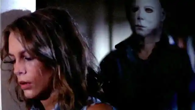 Ist es sicher, in einer Halloween-Nacht Babysitter zu sein? Nennen Sie diesen Horrorfilmklassiker, und die Antwort wird sich von selbst ergeben.
