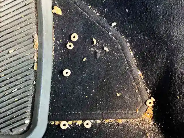 Avoid Crumbs and Keep Your Car Cleaner