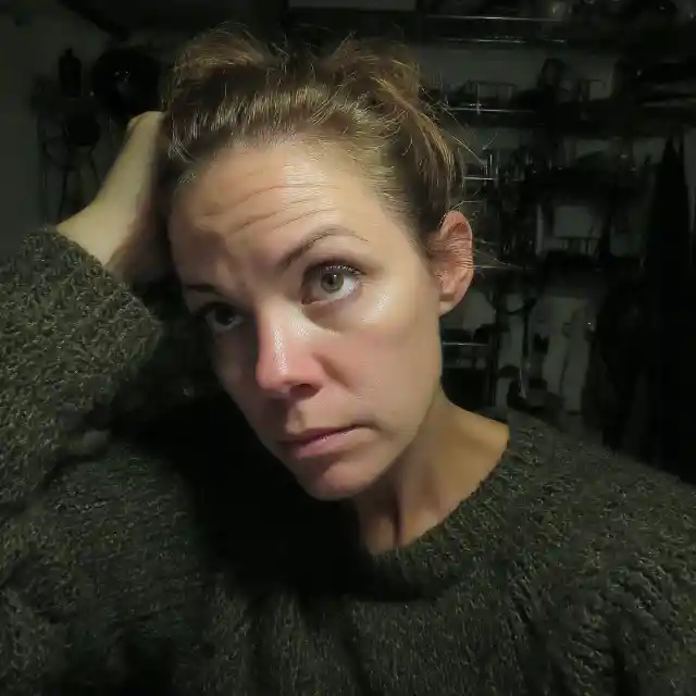 I Showed up at My Parents' for Christmas Only to Find Out My Older Sister Had Kicked Them Out and Made Them Live in Their Own Garage – It Was Her Biggest Mistake