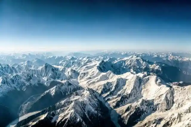 Before Mount Everest was discovered, which was the tallest mountain on Earth?