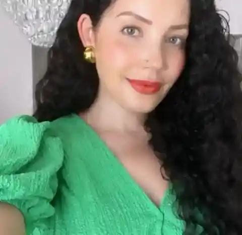 24. Tanesha Awasthi (@girlwithcurves)