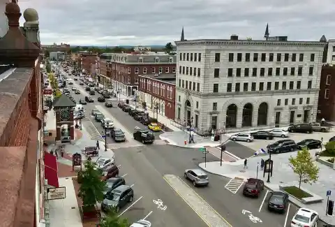 What city serves as the capital of New Hampshire?