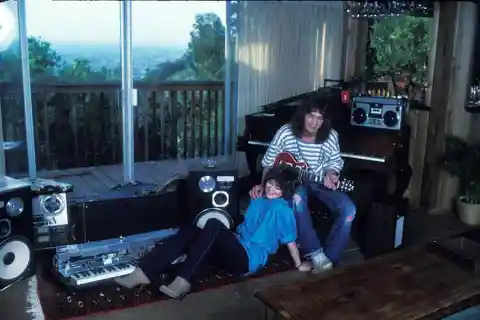 Rare Photos of Rock Stars at Home: Get a Glimpse into Their Private Lives