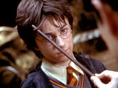 How did Harry Potter get his lightning scar? 