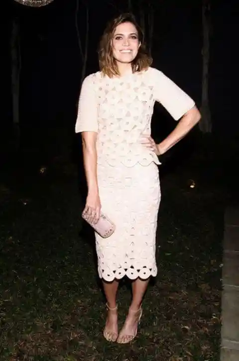 Mandy Moore – 5’10