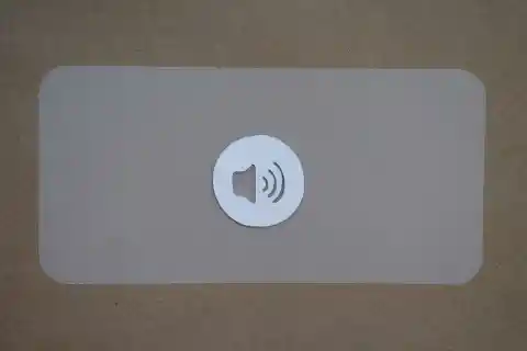 7.
Slovakian Election Disrupted by Deepfake Audio (2024)