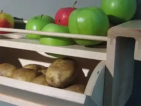 Store Apples and Potatoes Together