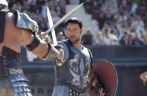 ¿En qué película interpreta Russell Crowe a un general romano?