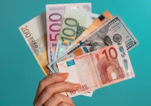 Rise of
Local-Currency Stablecoins