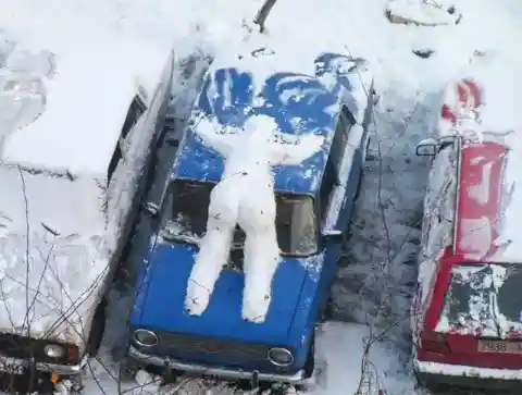 Snowman’s High Dive Delight