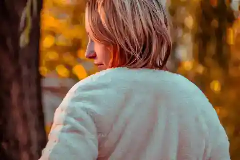 I Saw a Girl with My Deceased Daughter's Exact Birthmark in a Café – I Followed Her Home and Froze When I Saw the Woman She Called Mom