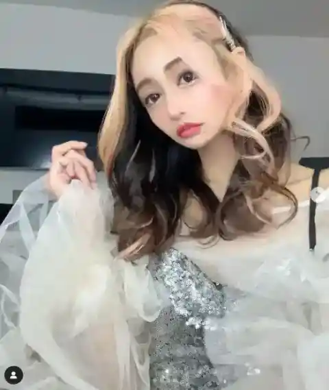 19位：桜井野の花 – モデル