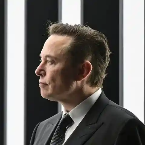 Now Elon Musk Wants to Buy Twitter Again: What's the Deal?