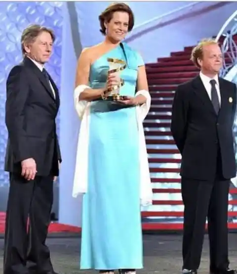 Sigourney Weaver – 6’