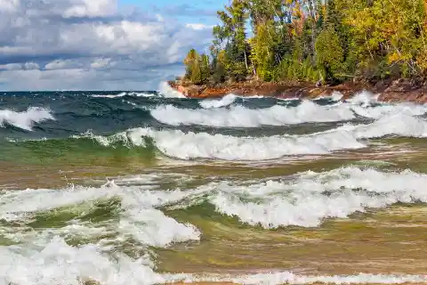 How many Great Lakes are there in total?