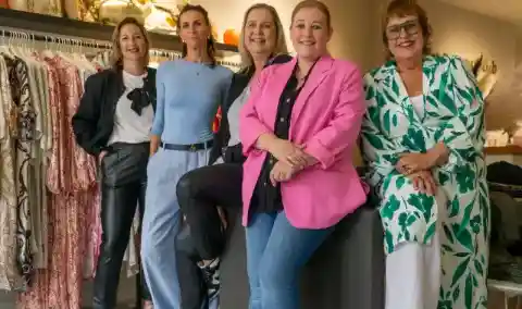 5. @CurvyClothesClub