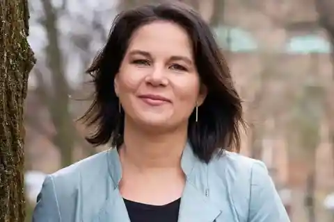 Annalena Baerbock, 1.5 million