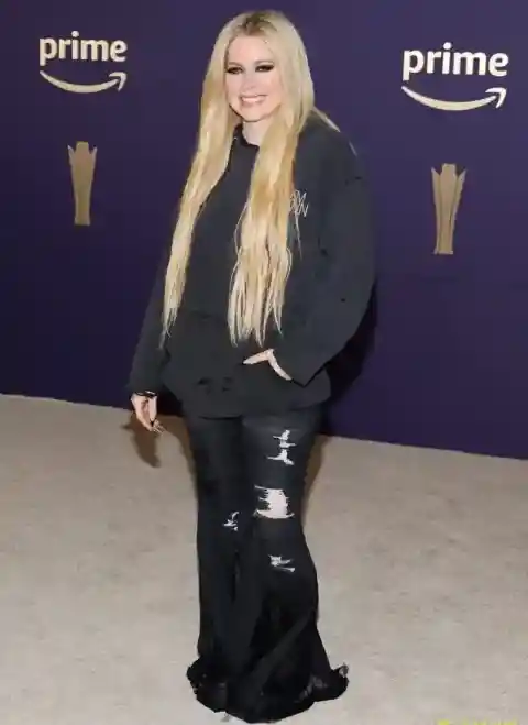 Avril Lavigne – 5’1, 110 Lbs
