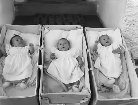 My Fiancée Left Me with Newborn Triplets and a Note – 9 Years Later She Knocked on My Door on New Year's Eve