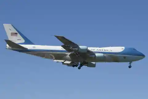 25 Little Known Facts About Air Force One (Facts version) 