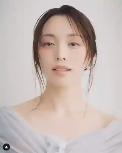 18位：蛯原友里 – モデル