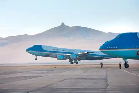 25 Little Known Facts About Air Force One (Facts version) 