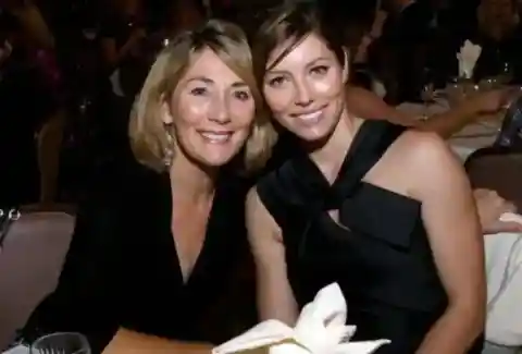 20. Jessica Biel & Kimberly Biel