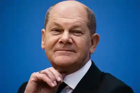 Olaf Scholz, 4 million