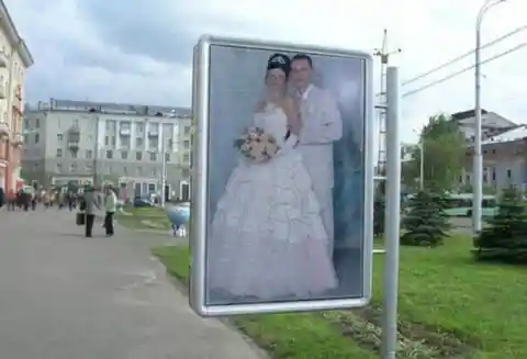 40 Funny Wedding Photos That Ooze Awkwardness And Cringe