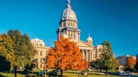 What city serves as the capital of Illinois?